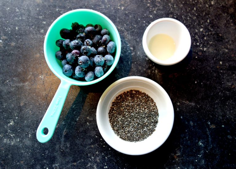 Suikervrije blauwe bessen jam Healthyfoodlove De lekkerste gezonde