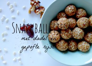Suikervrije snackballetjes met gepofte rijst en dadel