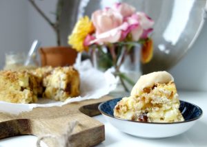 appeltaart met roomsaus