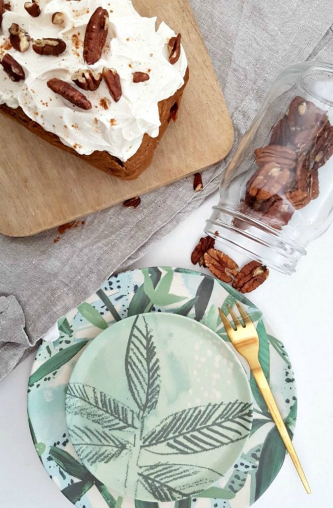 carrotcake met cheescake topping